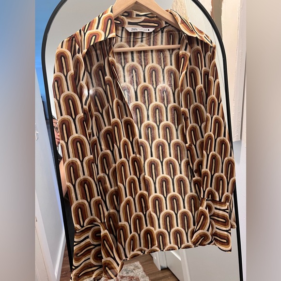 Zara ruffled semi sheer blouse - Picture 2 of 4